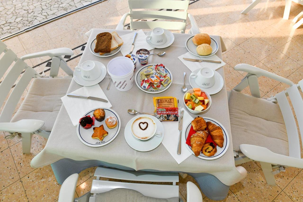 Hotel Beny Lido di Jesolo Buitenkant foto
