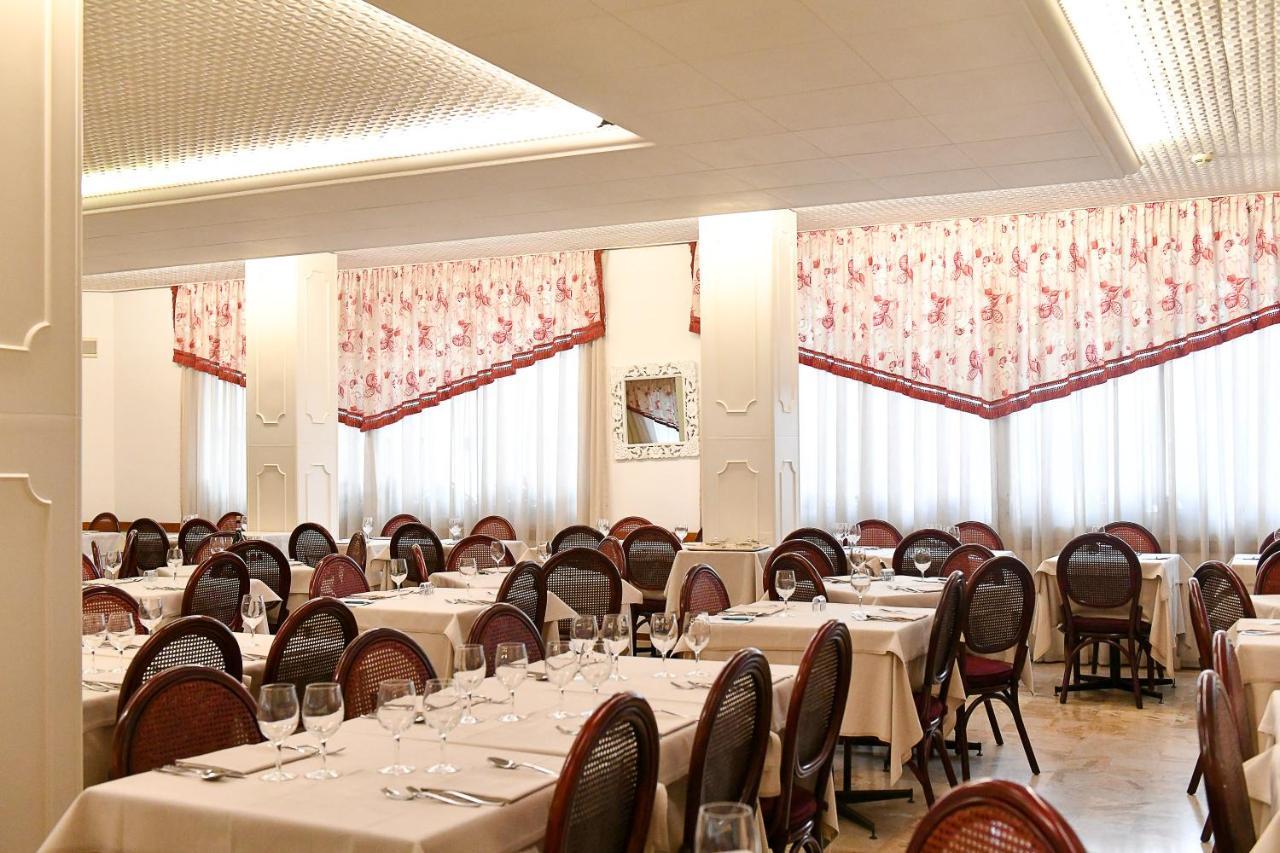 Hotel Beny Lido di Jesolo Buitenkant foto