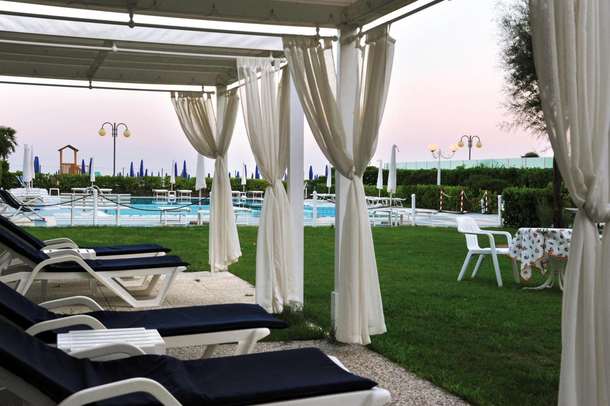 Hotel Beny Lido di Jesolo Buitenkant foto