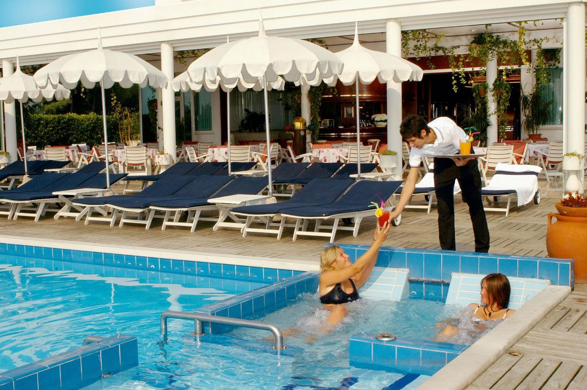 Hotel Beny Lido di Jesolo Buitenkant foto